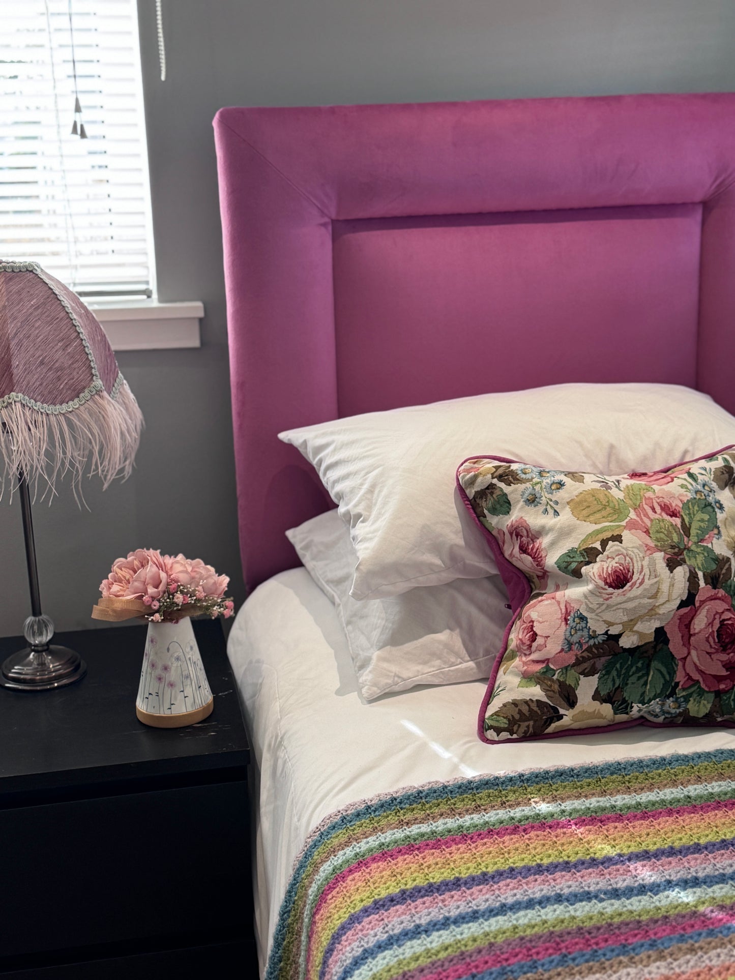 BORDERED HEADBOARD - SINGLE