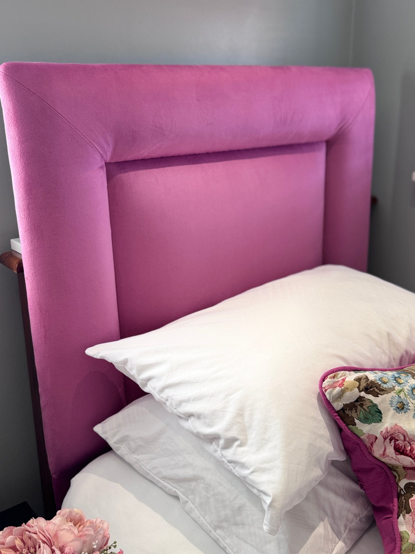 BORDERED HEADBOARD - SINGLE