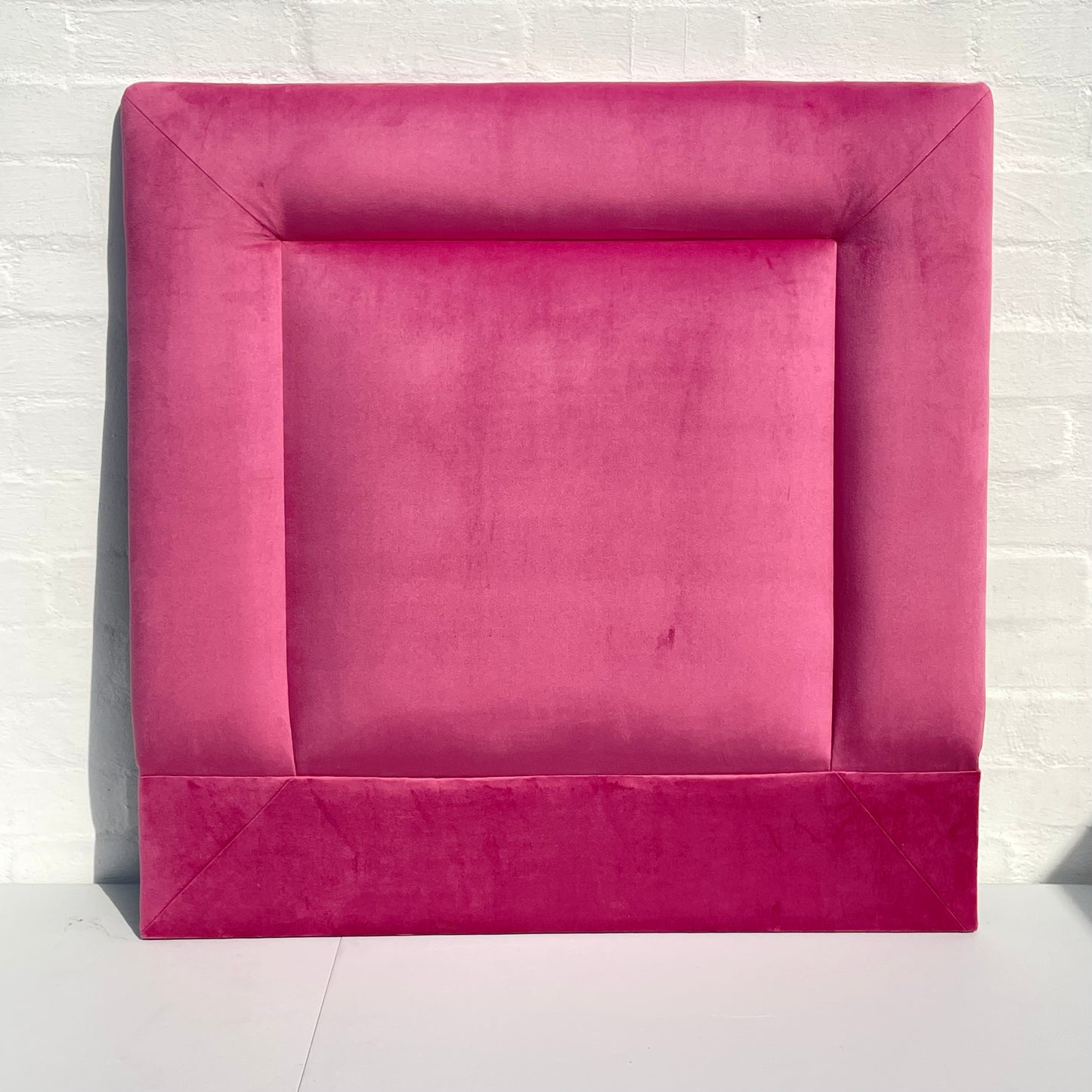 BORDERED HEADBOARD - SINGLE